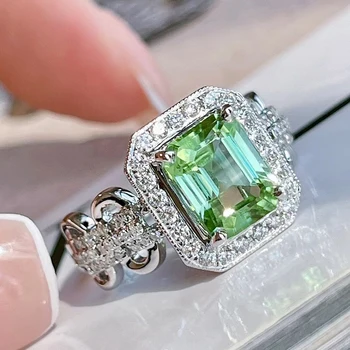 Huitan Luxus Divatos Zöld CZ Geometriai Gyűrűk Nők Újonnan Kialakított Luxus Női Gyűrűk Esküvő Ajándék Divat Ékszerek